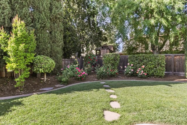 5415 Rogers St, Davis, CA 95618