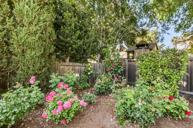 5415 Rogers St, Davis, CA 95618