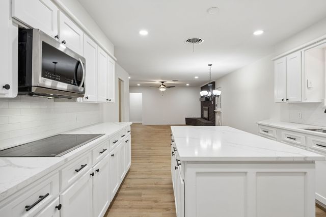 5805 Wedgmont Circle N N, Fort Worth, TX 76133