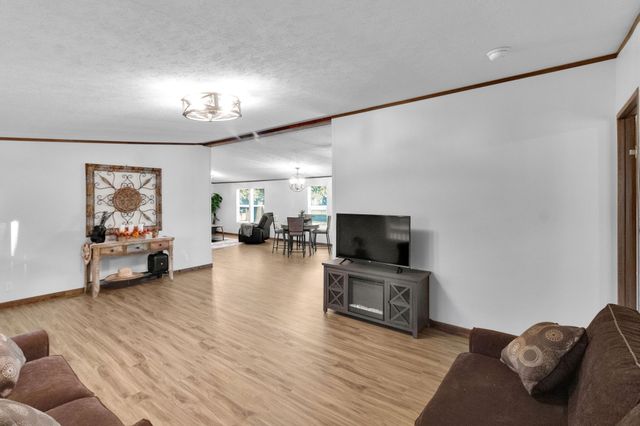 1800 County Road 2105, Kemp, TX 75143