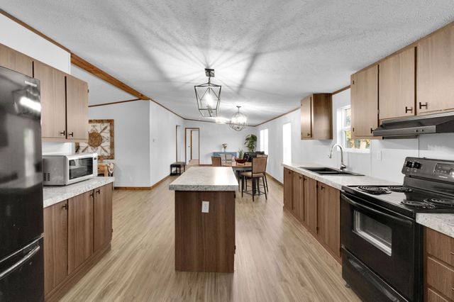 1800 County Road 2105, Kemp, TX 75143