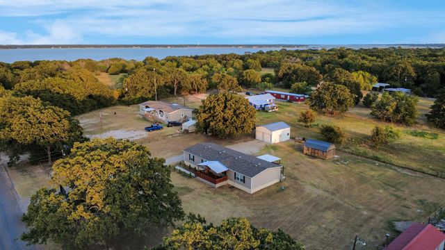 1800 County Road 2105, Kemp, TX 75143