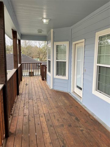 1018 S Booth Lane, Alvin, TX 77511