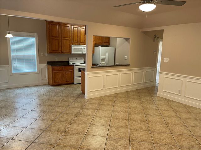 1018 S Booth Lane, Alvin, TX 77511