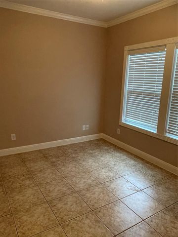 1018 S Booth Lane, Alvin, TX 77511