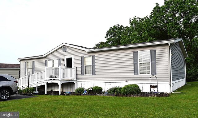48 EAGLE DR, Hanover, PA 17331