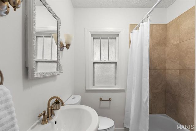 2316 Sulphur Avenue, St Louis, MO 63139