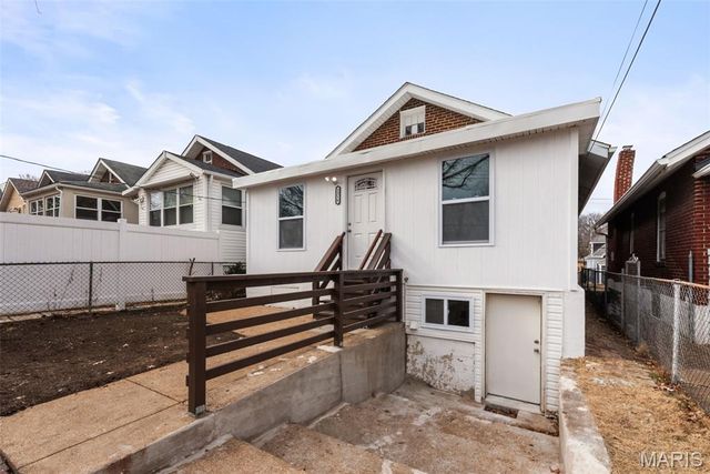 2316 Sulphur Avenue, St Louis, MO 63139