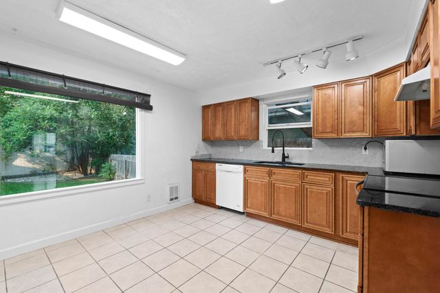 15905 E 4th Ave, Spokane Valley, WA 99037