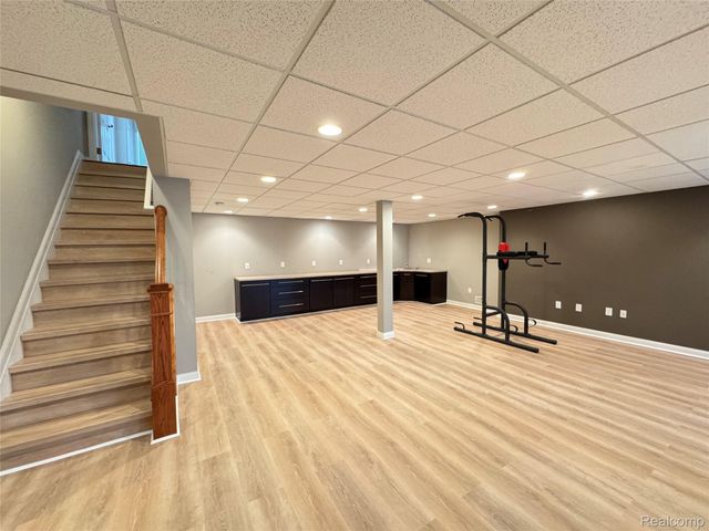 4392 Navin Field Lane, Troy, MI 48085