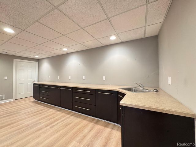 4392 Navin Field Lane, Troy, MI 48085