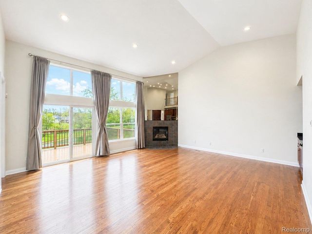 4392 Navin Field Lane, Troy, MI 48085