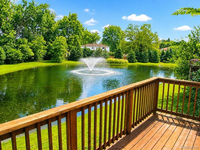 4392 Navin Field Lane, Troy, MI 48085