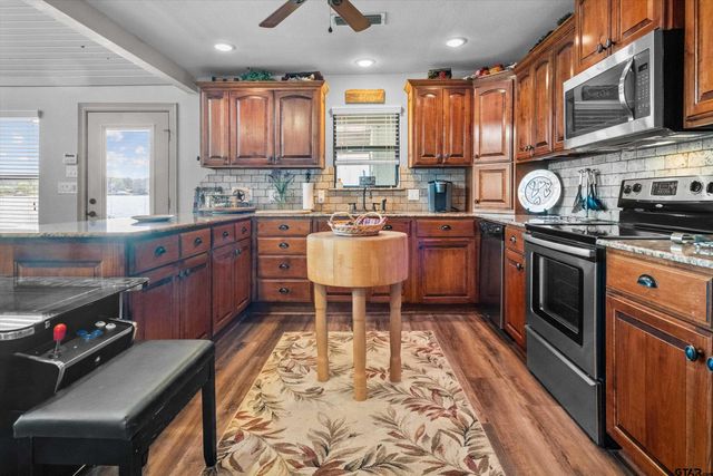 2528 Byrd Rd., Jacksonville, TX 75766