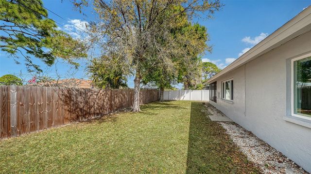 972 LEEWARD ROAD, Venice, FL 34293