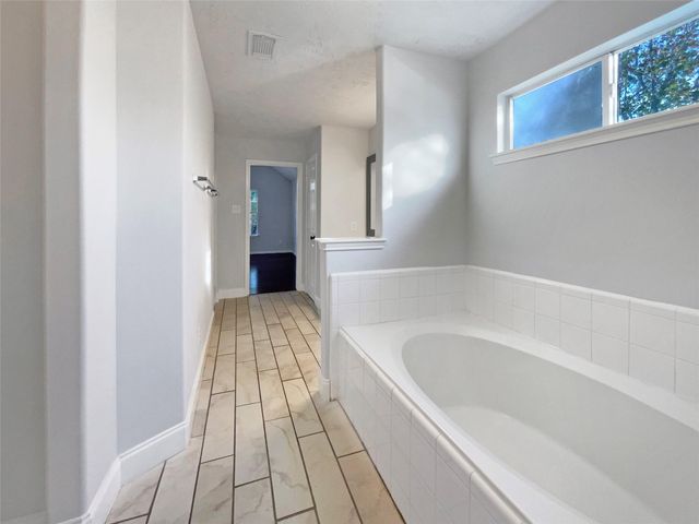 12111 Virline Lane, Houston, TX 77067