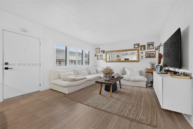 2924 Day Avenue N314, Miami, FL 33133