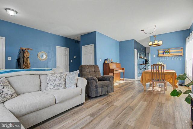 143 N KATRIN CIR, New Castle, DE 19720