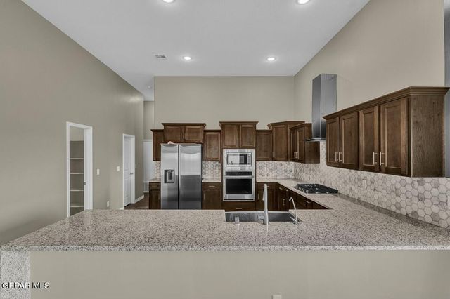 3809 Peak Place, El Paso, TX 79938