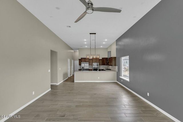 3809 Peak Place, El Paso, TX 79938