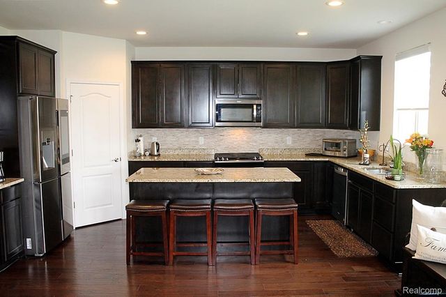 860 Backshore Drive, Canton Charter Township, MI 48187