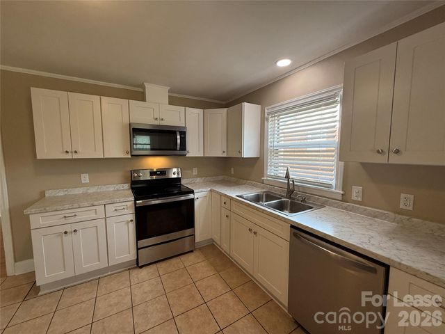 1422 Orvis Street, Charlotte, NC 28216