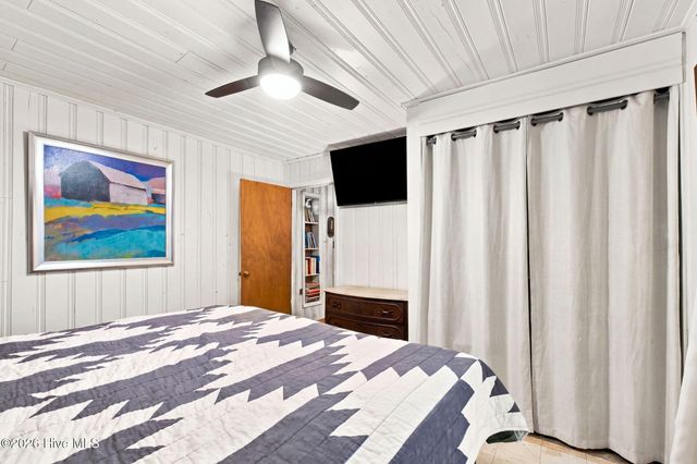 139 NE 17th Street, Oak Island, NC 28465