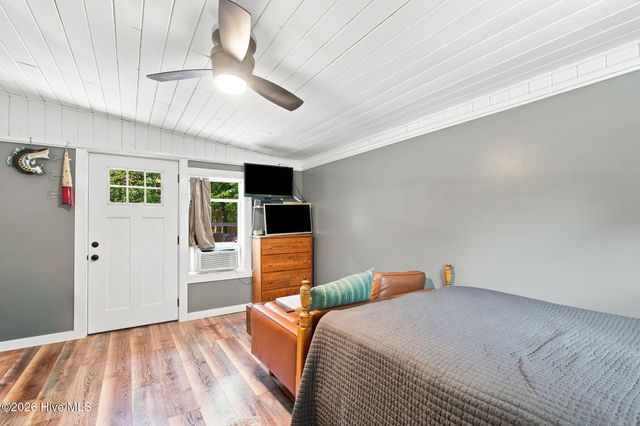139 NE 17th Street, Oak Island, NC 28465