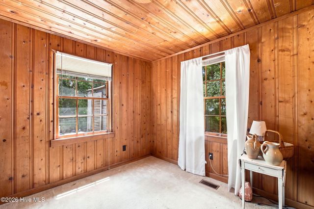 139 NE 17th Street, Oak Island, NC 28465