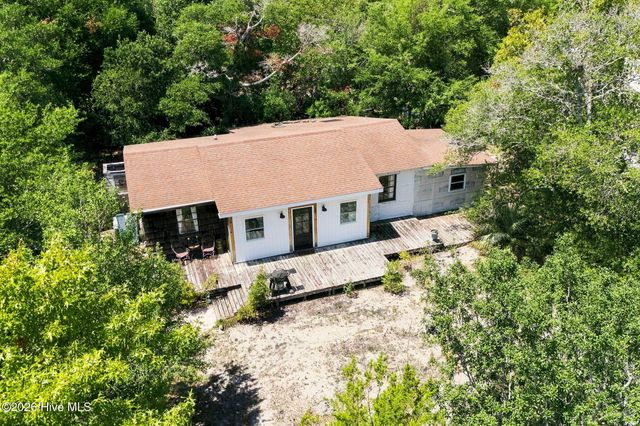 139 NE 17th Street, Oak Island, NC 28465
