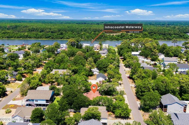 139 NE 17th Street, Oak Island, NC 28465
