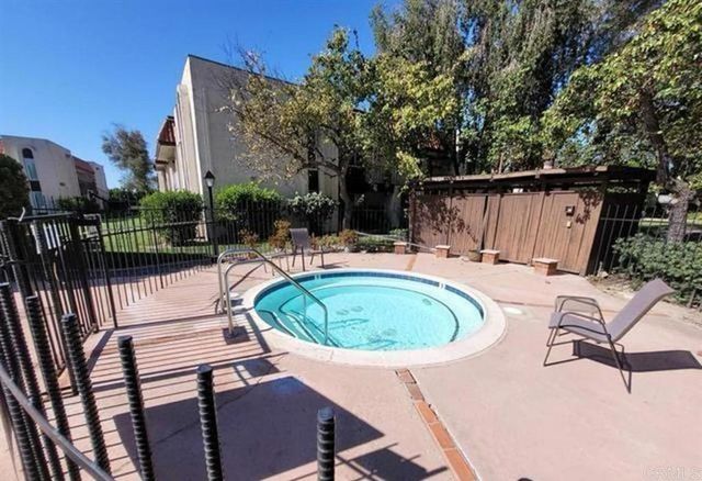 6878 Navajo Road 32, San Diego, CA 92119