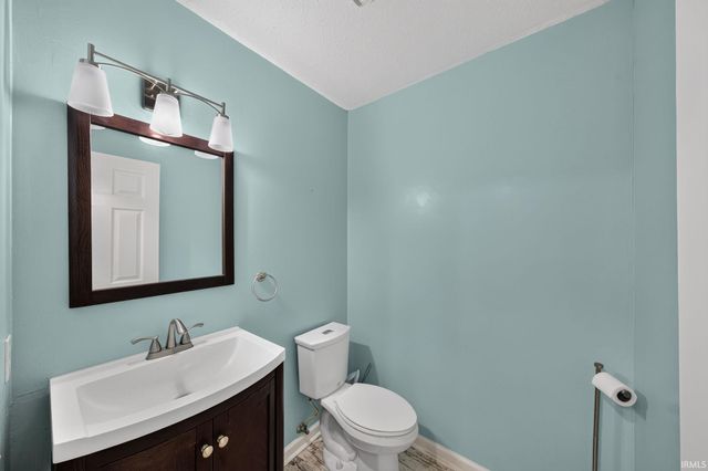 5608 Trippel Drive, Mishawaka, IN 46545