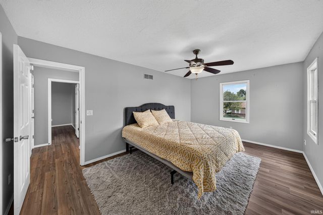 5608 Trippel Drive, Mishawaka, IN 46545