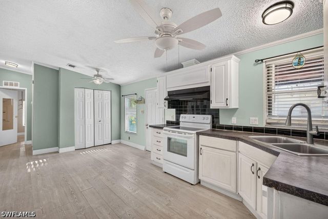 656 Palm AVE, Goodland, FL 34102