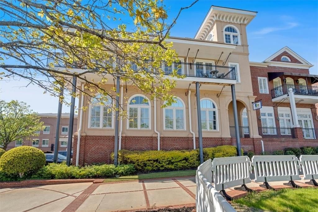 Image 3 of property listing at 3132 Hill Street 1, Duluth, GA 30096