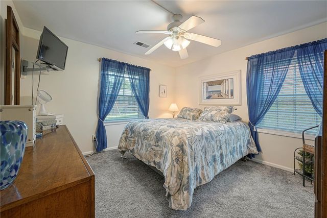 940 Margarite Dr K, Scott Twp, PA 15216