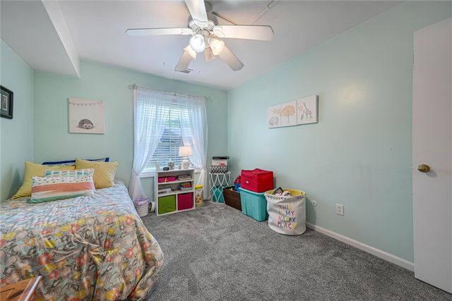 940 Margarite Dr K, Scott Twp, PA 15216