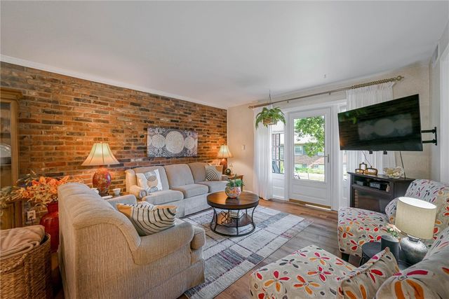 940 Margarite Dr K, Scott Twp, PA 15216
