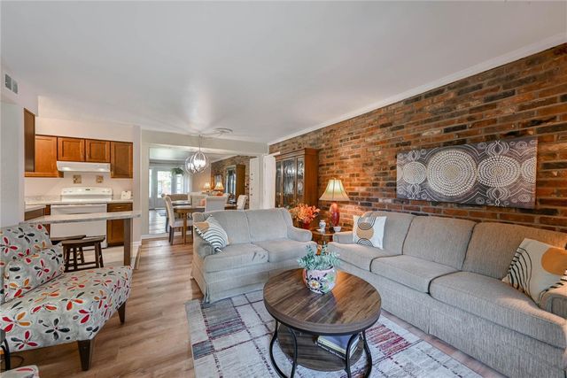 940 Margarite Dr K, Scott Twp, PA 15216