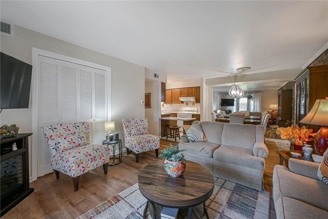 940 Margarite Dr K, Scott Twp, PA 15216