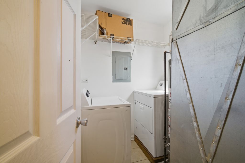 Image 13 of property listing at 3505 W Le Moyne Street, Chicago, IL 60651