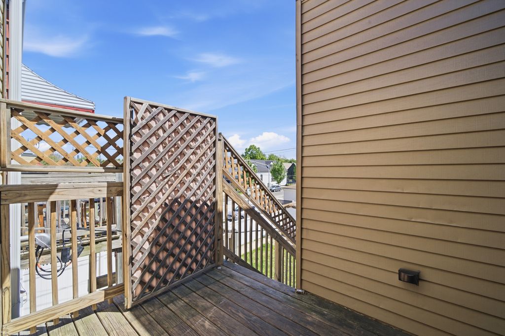 Image 14 of property listing at 3505 W Le Moyne Street, Chicago, IL 60651