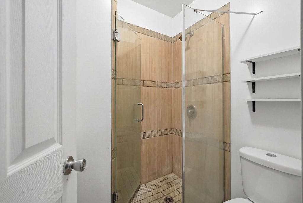 Image 20 of property listing at 3505 W Le Moyne Street, Chicago, IL 60651