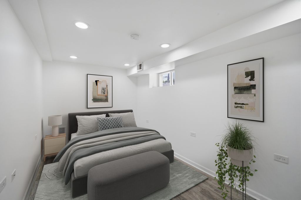 Image 29 of property listing at 3505 W Le Moyne Street, Chicago, IL 60651