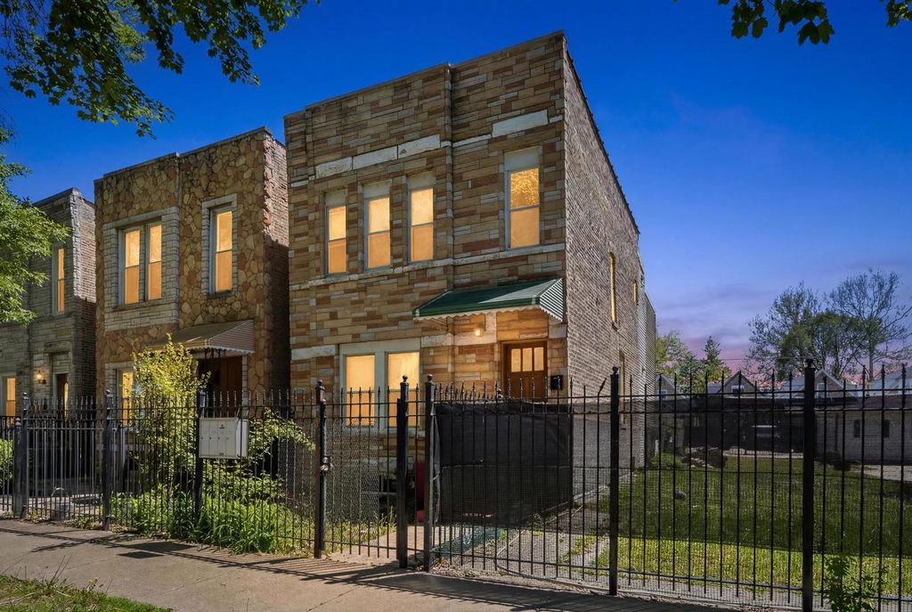 Image 35 of property listing at 3505 W Le Moyne Street, Chicago, IL 60651