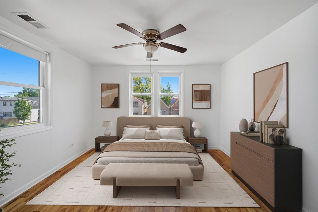 Image 10 of property listing at 3505 W Le Moyne Street, Chicago, IL 60651