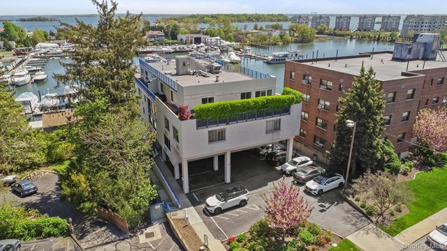 18 Shady Glen Court 403, New Rochelle, NY 10805