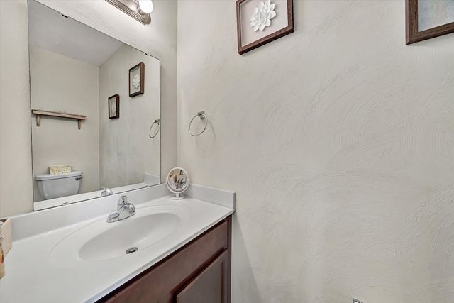 6802 Village Green DR, Roanoke, VA 24019