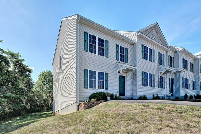 6802 Village Green DR, Roanoke, VA 24019